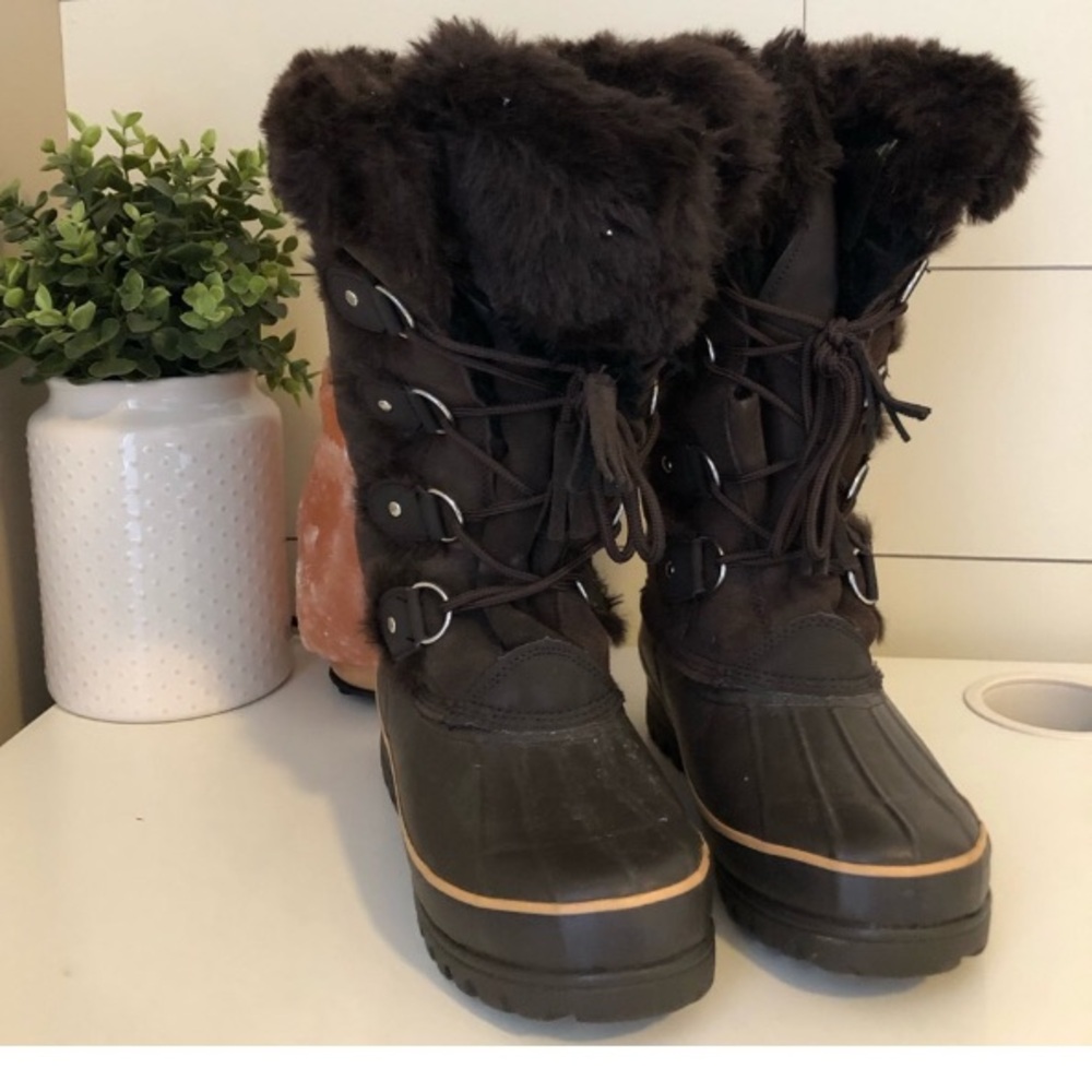 Khombu Women’s Nordic Brown Weather Proof Snow Boots - sz 8